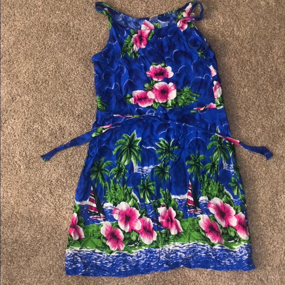 Vacation island style dress 🌴 🌺